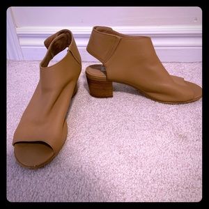 Steve Madden Beige 2 Inch Wedges